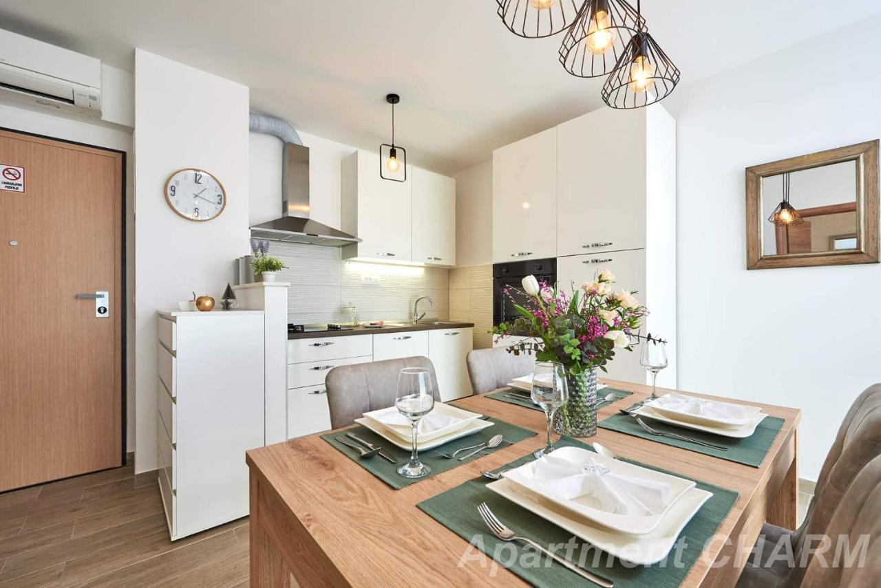 Luxury Apartment Charm With Pool Трогир Екстериор снимка