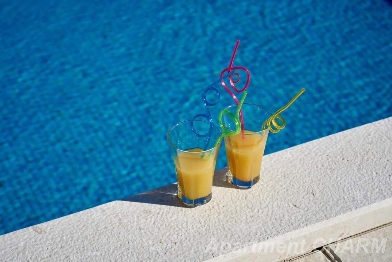 Luxury Apartment Charm With Pool Трогир Екстериор снимка