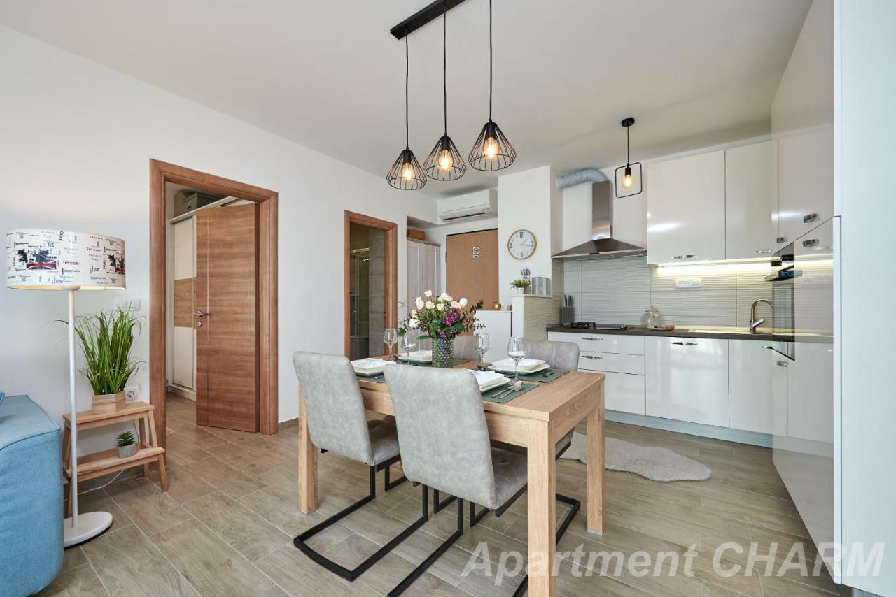 Luxury Apartment Charm With Pool Трогир Екстериор снимка