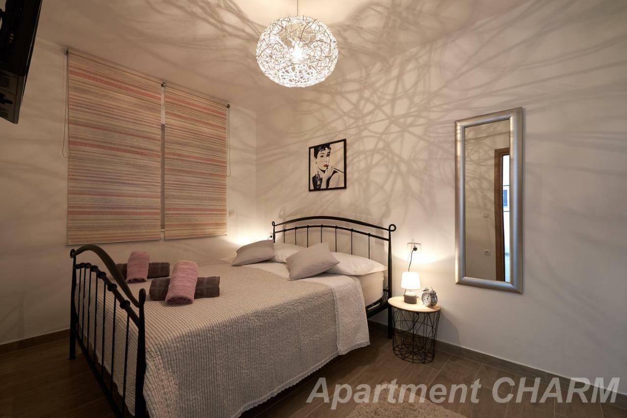 Luxury Apartment Charm With Pool Трогир Екстериор снимка